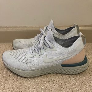 Womens Epic React Flyknit Size 8 AQ0070-014